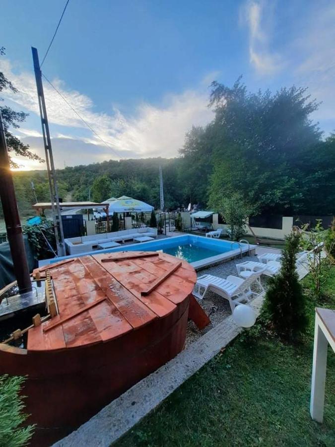 Casa De Vacanta Emd Ieşelniţa Bagian luar foto