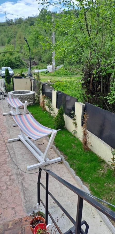Casa De Vacanta Emd Ieşelniţa Bagian luar foto