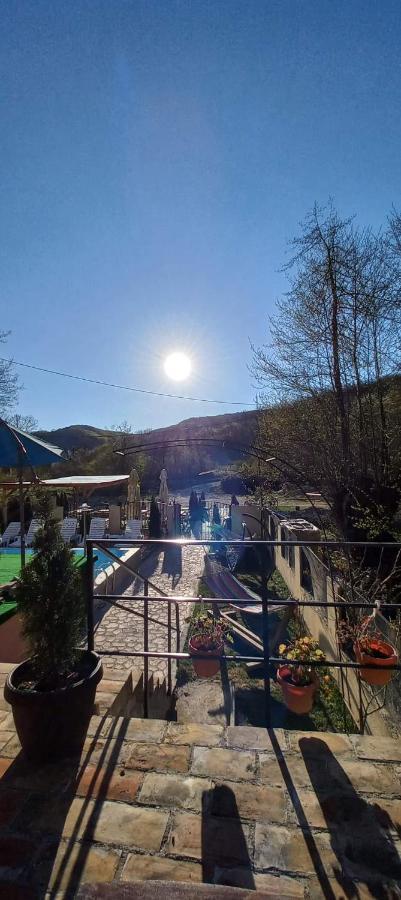 Casa De Vacanta Emd Ieşelniţa Bagian luar foto