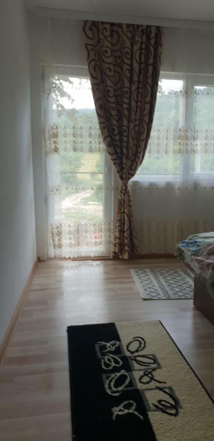 Casa De Vacanta Emd Ieşelniţa Bagian luar foto